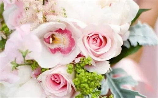 2025年农历闰六月初七是不是结婚吉日 今日办婚礼好不好